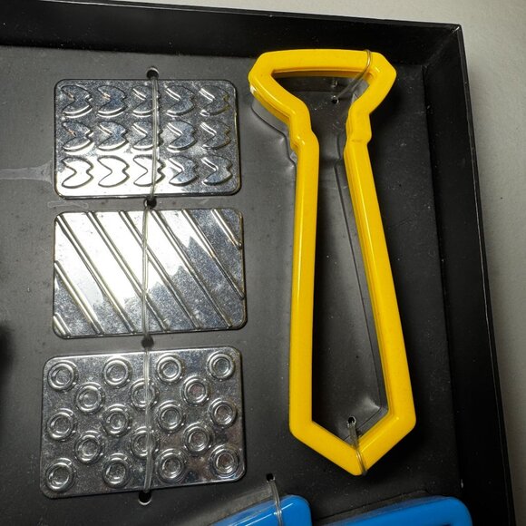 Neiman Marcus Scott Sternberg Designs "Band of Outsiders" Cookie Cutter & Stampe - Picture 7 of 12